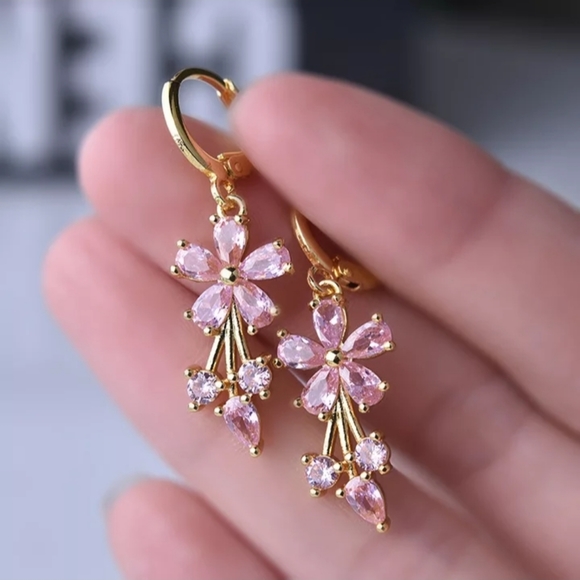 Jewelry - 🎀14k/925 Floral Pink Sapphire Earrings